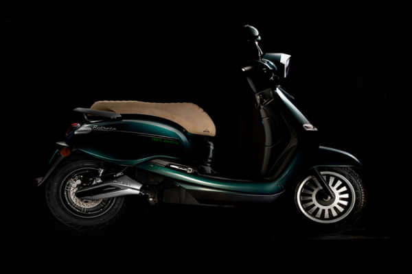 Avera Retrosa Right Side View