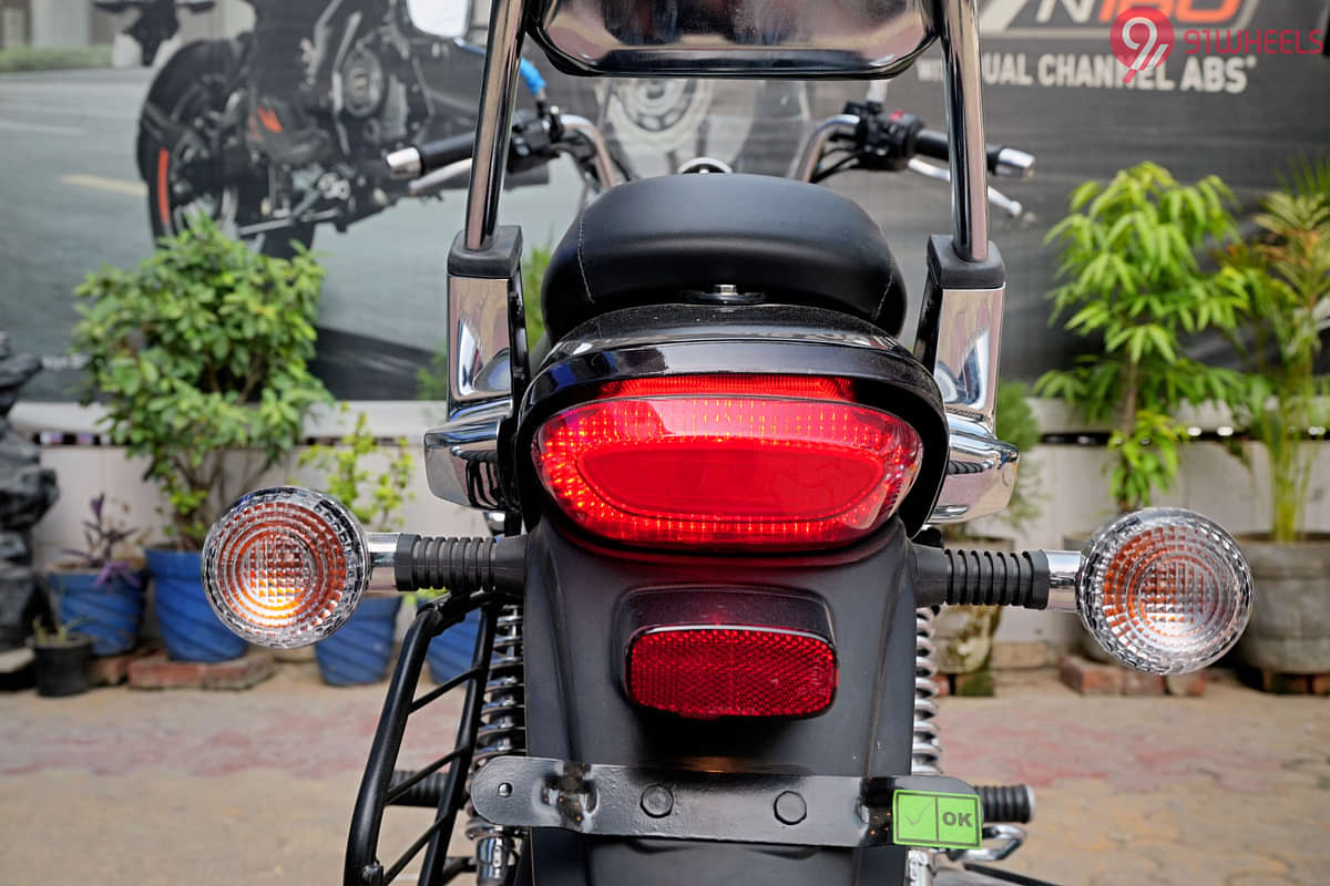 Bajaj Avenger Cruise 220 Rear Reflex Reflector