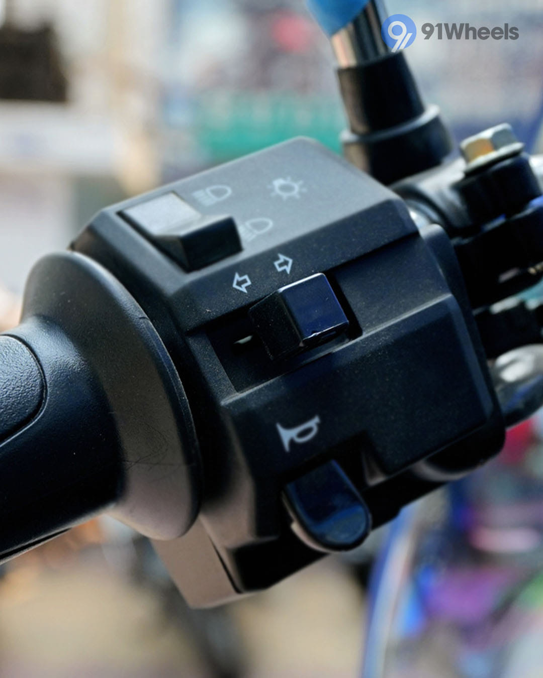 Handlebar & Console Area - 1