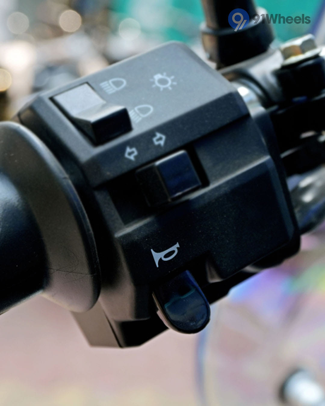 Handlebar & Console Area - 2