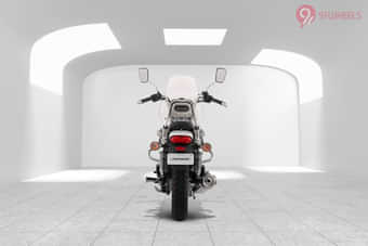 Bajaj Avenger Cruise 220 Rear View Bajaj Avenger Cruise 220 Rear View