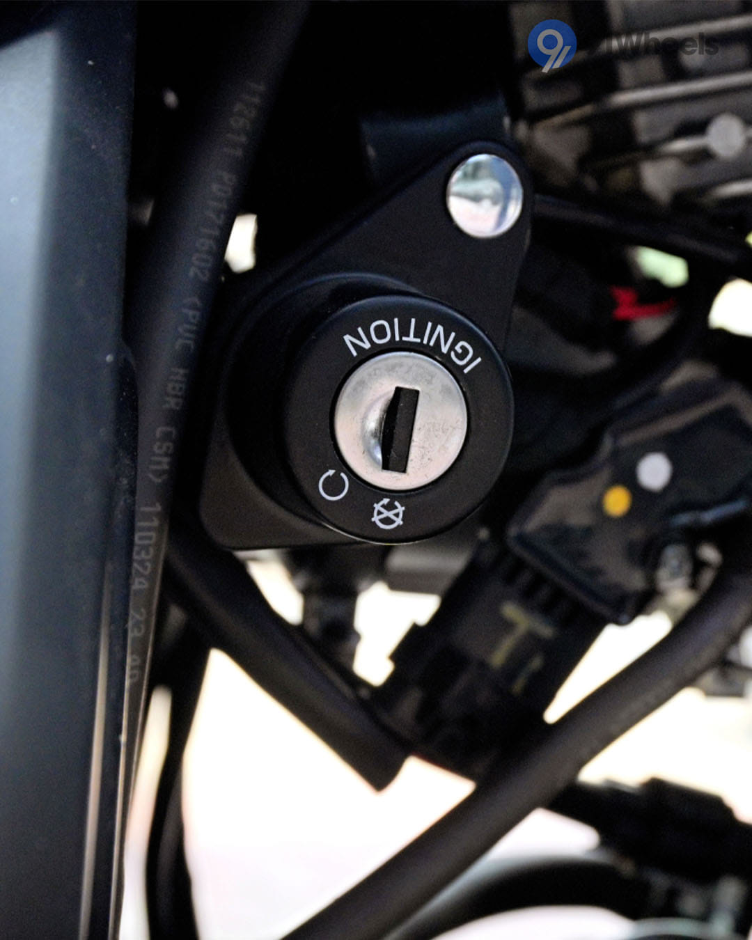 Handlebar & Console Area - 8