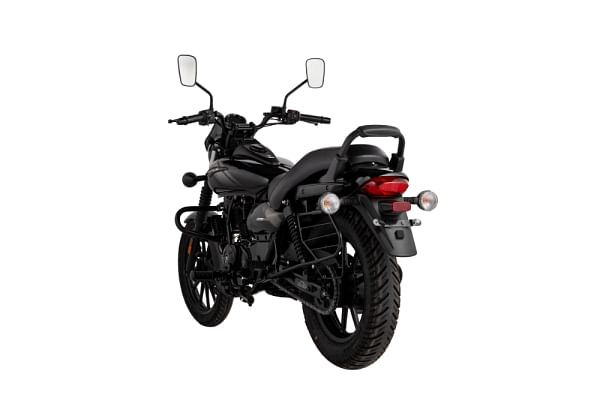 Bajaj avenger 220 street bs6 on road price sale