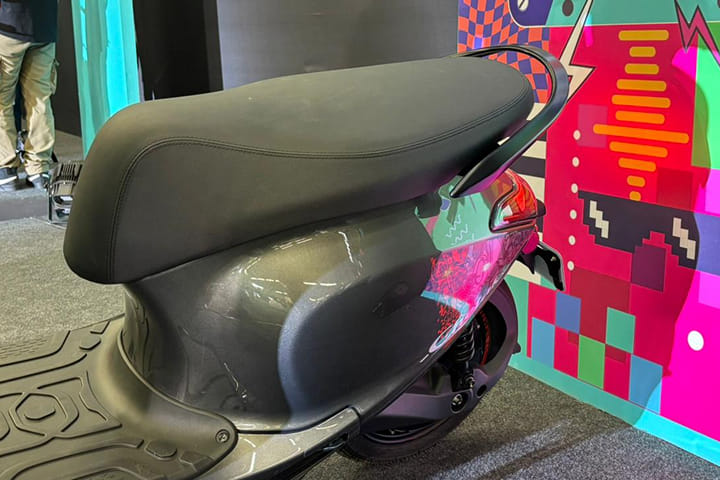 Bajaj Chetak C2501 Grab Rail