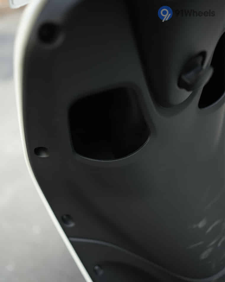 Seat & Storage - 5 Seat & Storage - 5