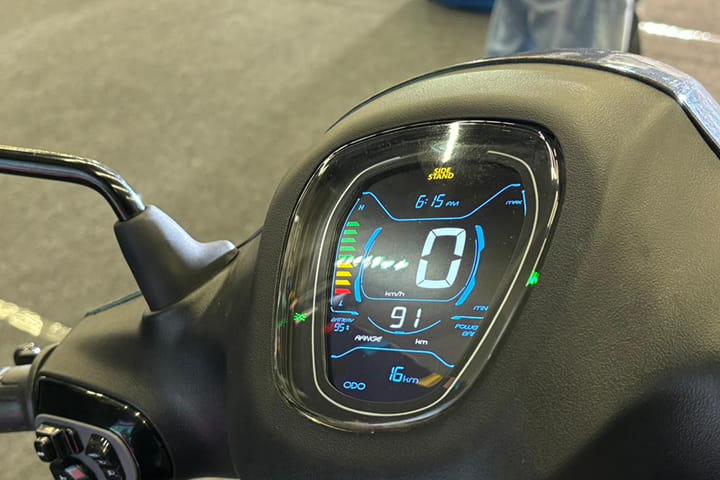 Bajaj Chetak C2501 Instrument Cluster