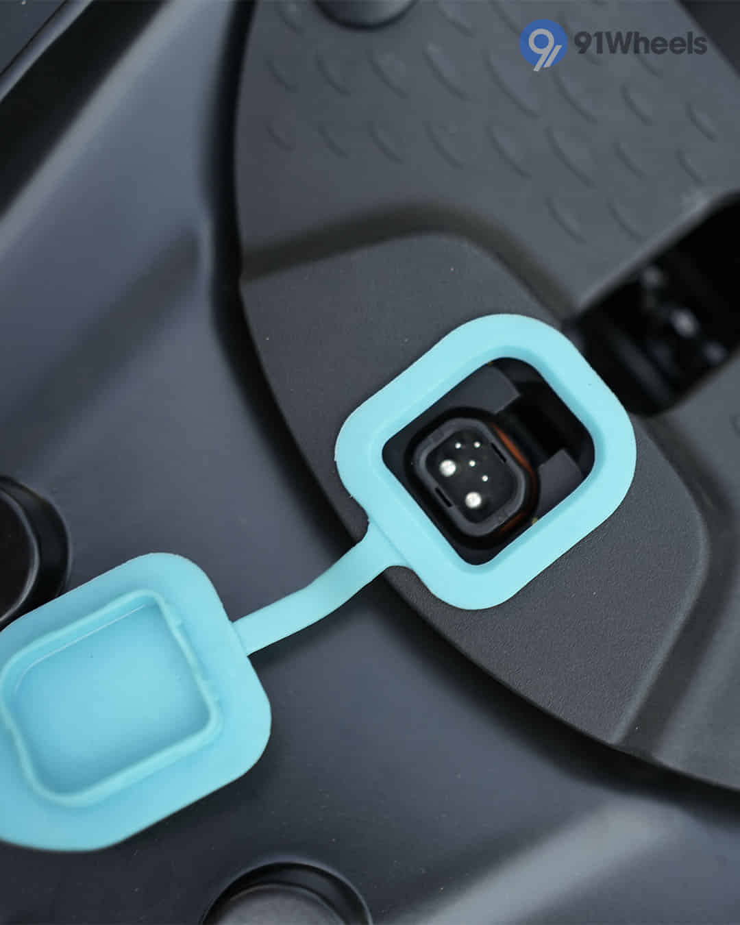 Chetak C2501 image Chetak C2501 image