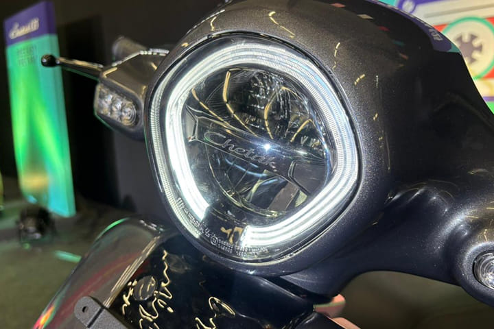 Bajaj Chetak C2501 Head Light