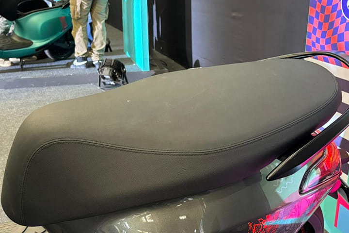 Bajaj Chetak C2501 Seat