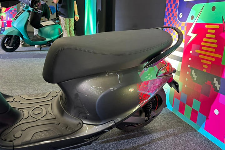 Bajaj Chetak C2501 Left Side Body Panel