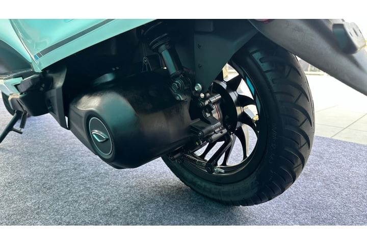 Bajaj Chetak Rear Tyre