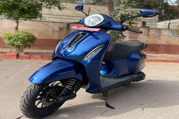 Bajaj Chetak Left Front Three Quarter