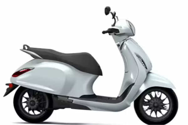 Bajaj Chetak Right Side View Bajaj Chetak Right Side View