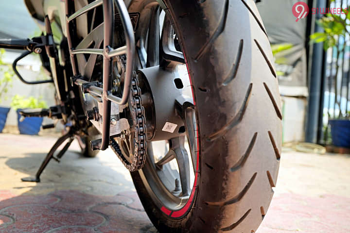 Bajaj Dominar 250 Saree Guard