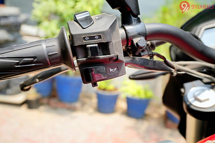 Bajaj Dominar 250 Turn Indicators Switch