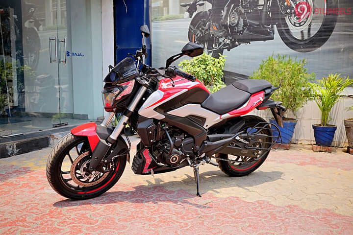 Bajaj Dominar 250 Left Front Three Quarter