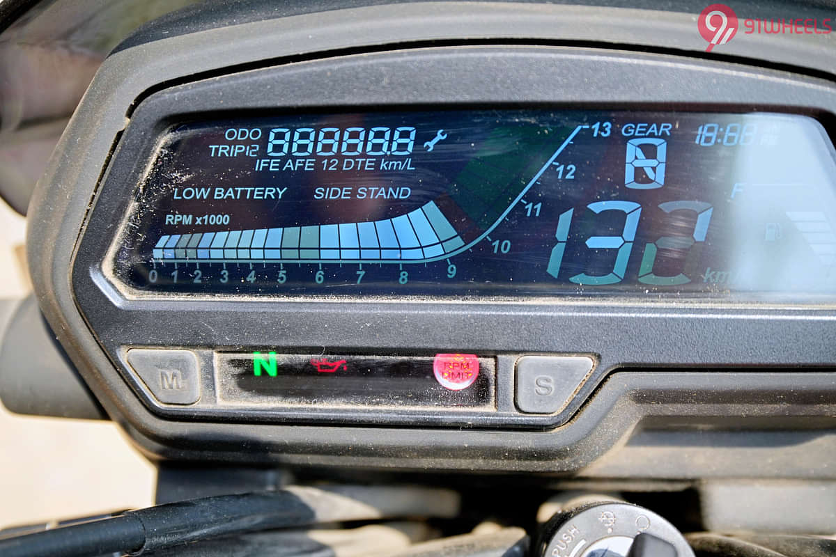 Bajaj Dominar 250 Tachometer