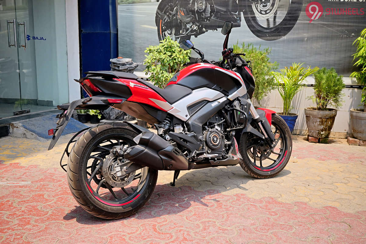 Bajaj Dominar 250 Right Rear Three Quarter