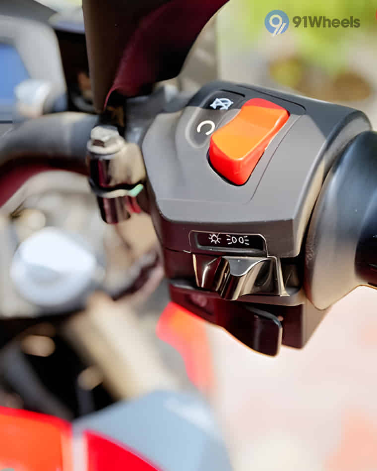 Handlebar & Console Area - 1