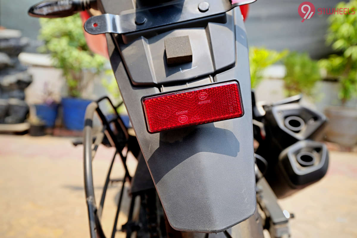 Bajaj Dominar 250 Rear Reflex Reflector