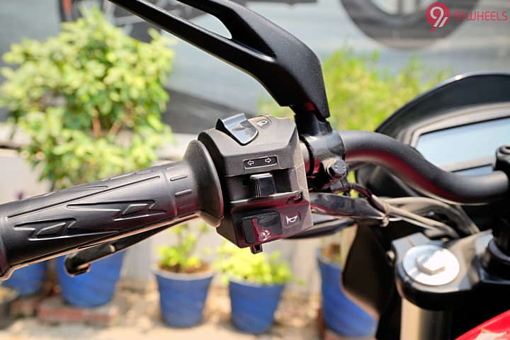 Bajaj Dominar 250 Turn Indicators Switch