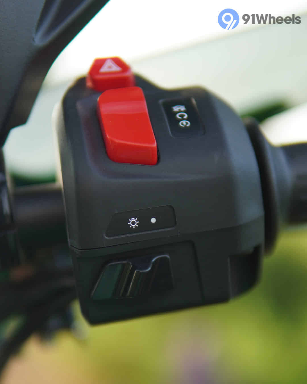 Multifunction Switchgear Right