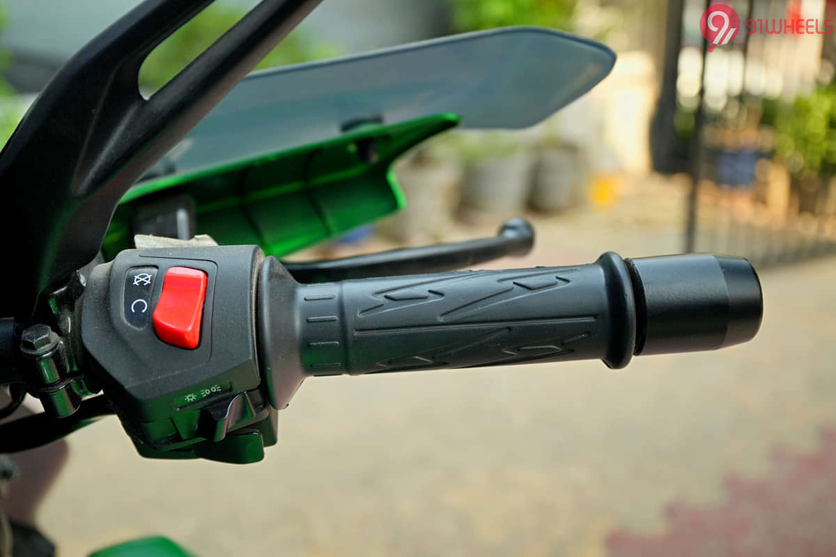 Bajaj Dominar 400 Right Side Handelbar Throttle Grip