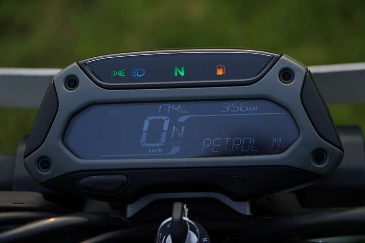 Bajaj Freedom 125 TFT / Instrument Cluster