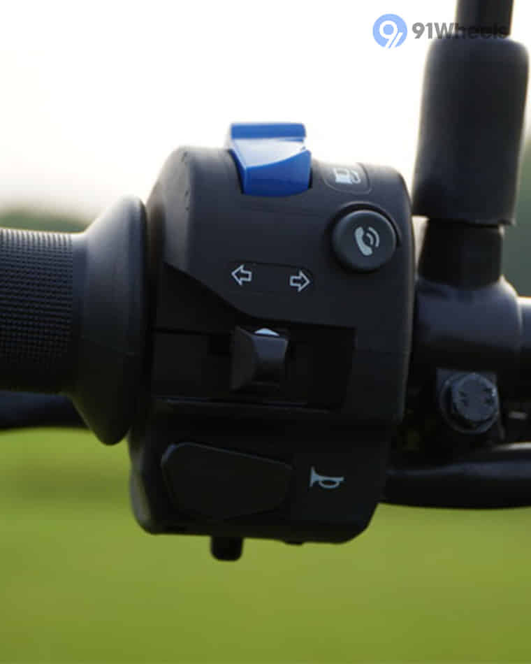 Handlebar & Console Area - 8