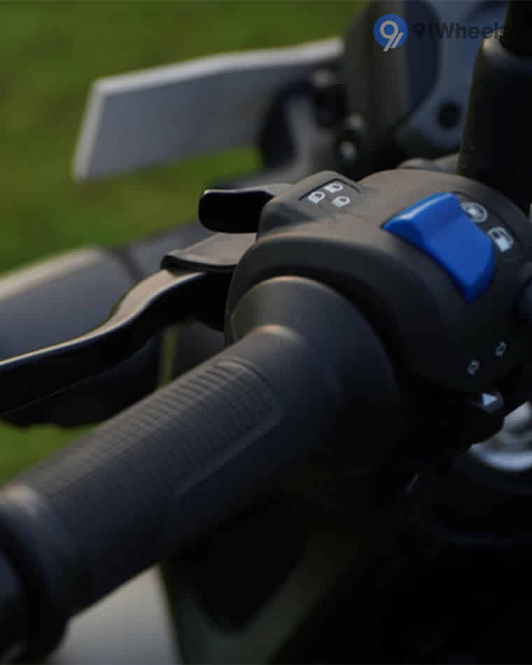 Handlebar & Console Area - 7