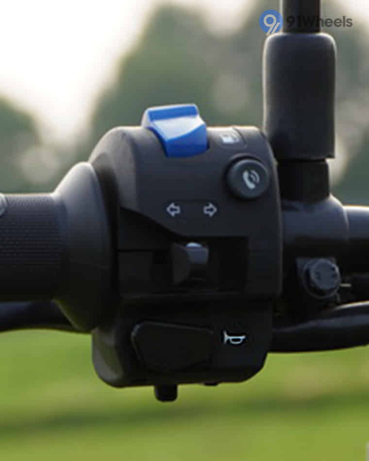 Handlebar & Console Area - 3