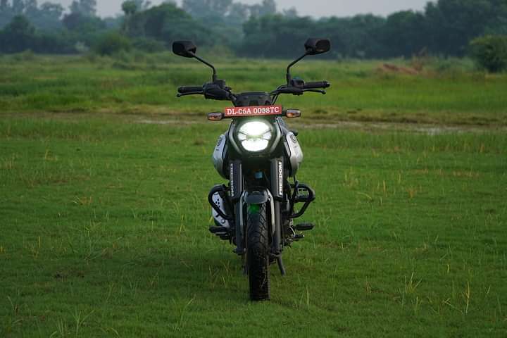 Bajaj Freedom 125 Front View