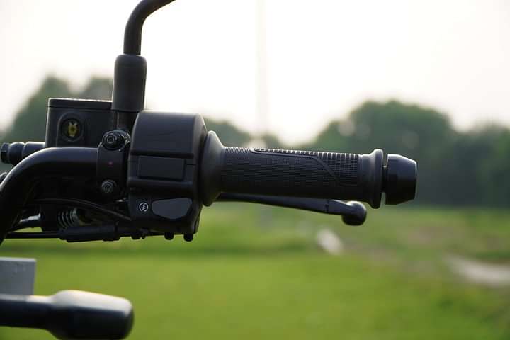 Bajaj Freedom 125 Right Side Handelbar Throttle Grip