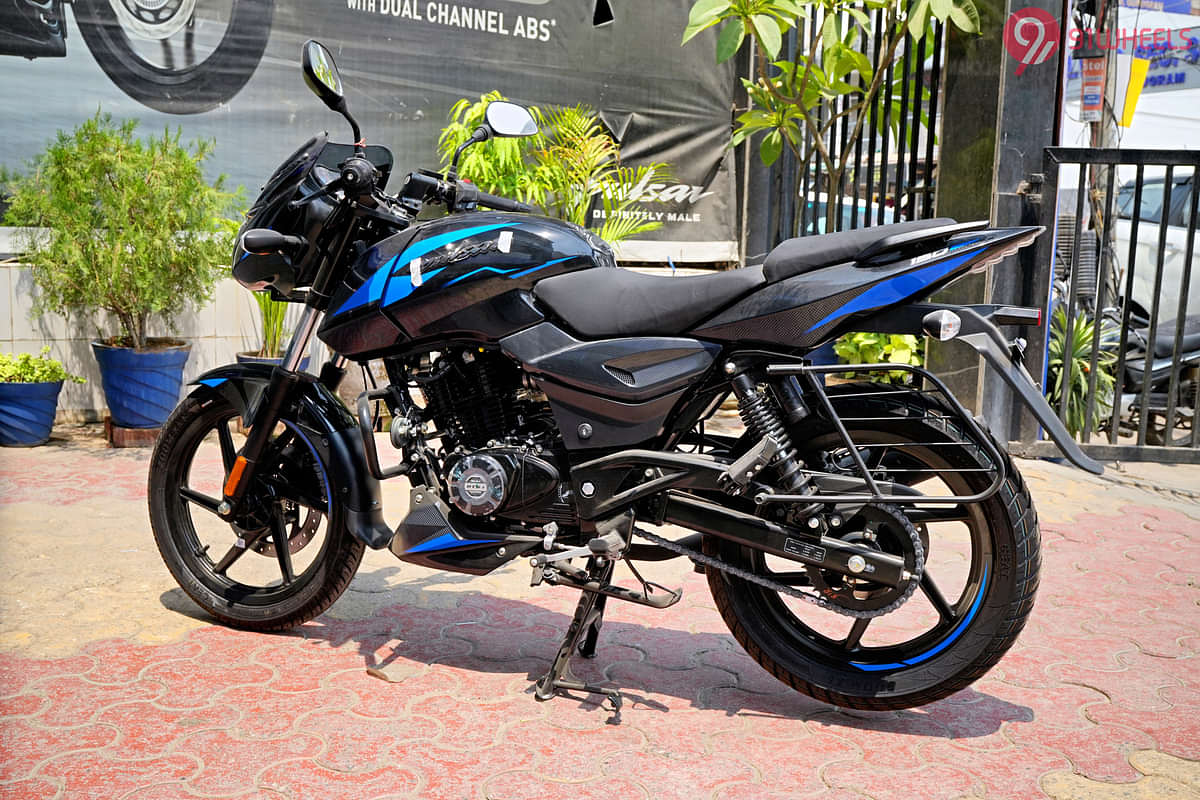 Bajaj Pulsar 125 Left Rear Three Quarter