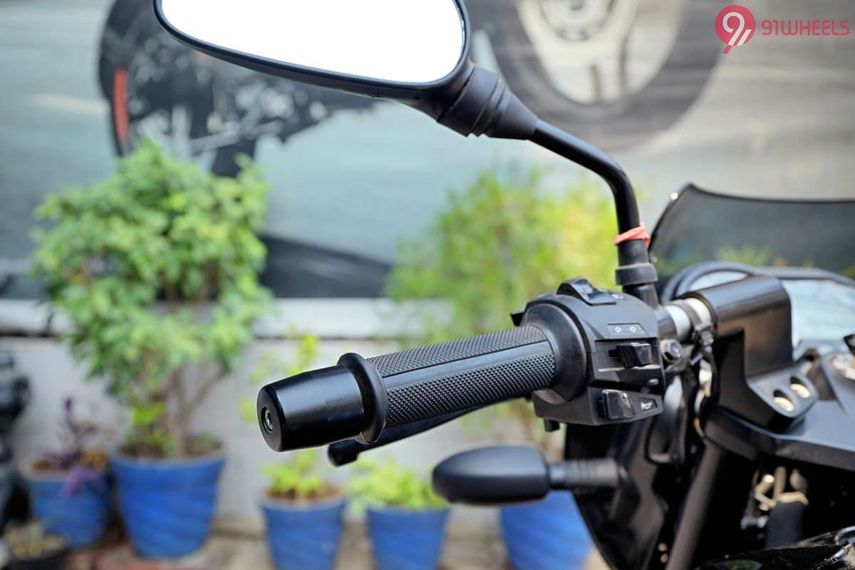 Bajaj Pulsar 125 Left Side Handelbar Grip