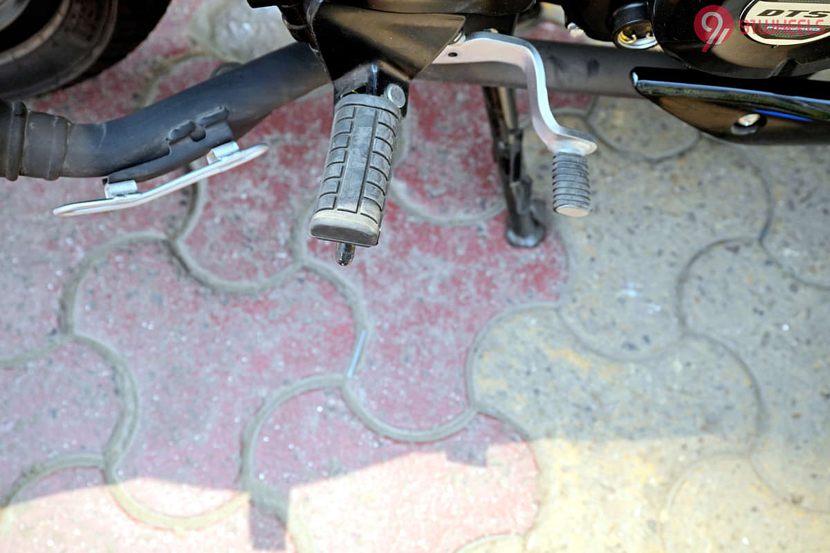 Bajaj Pulsar 125 Rider Footpeg