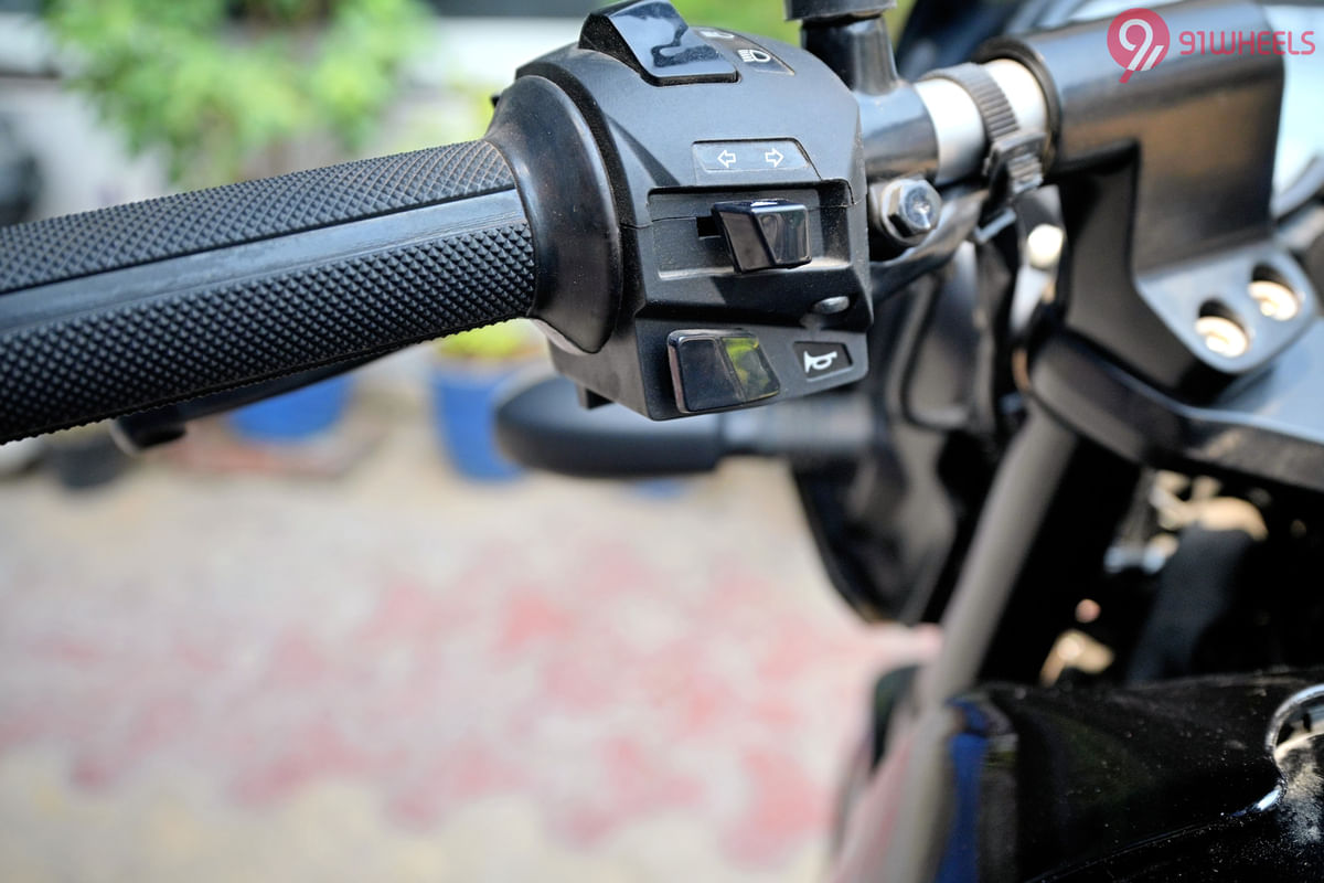 Bajaj Pulsar 125 Horn Button