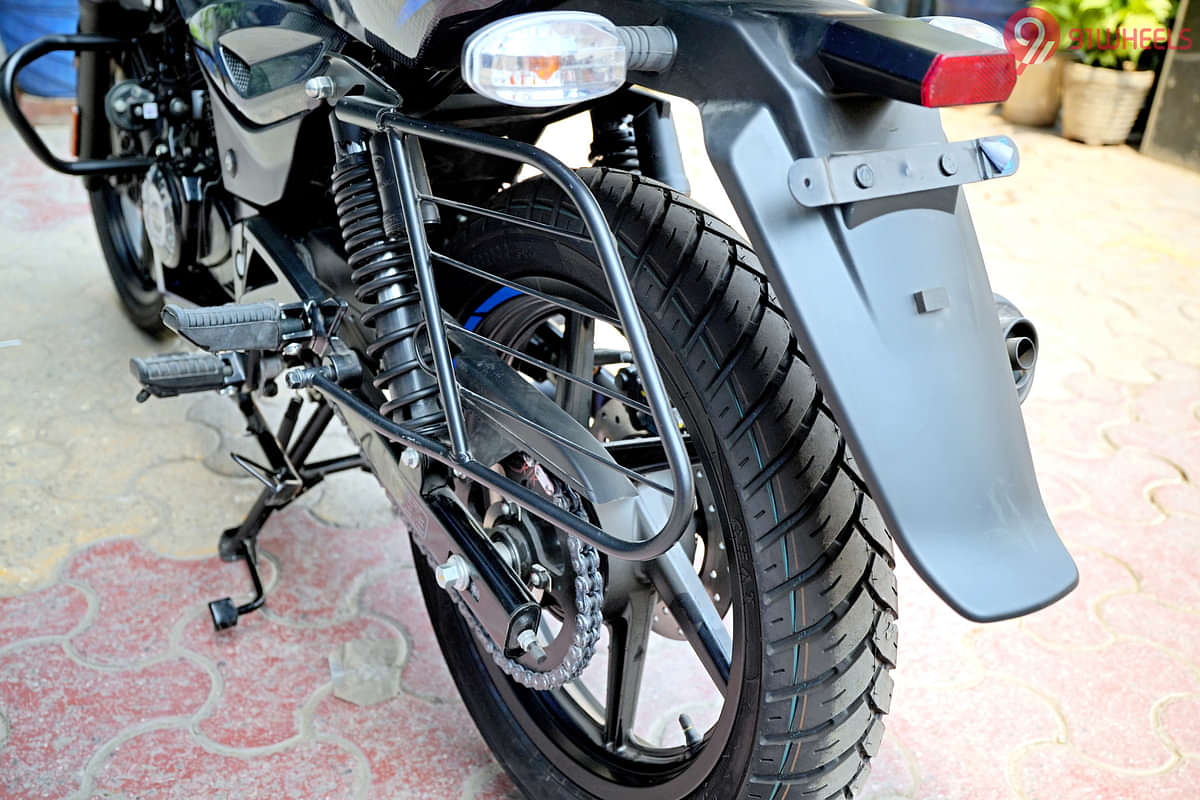 Bajaj Pulsar 125 Saree Guard