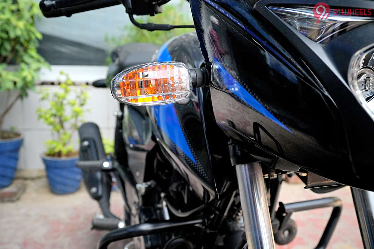 Bajaj Pulsar 125 Front Turn Indicators