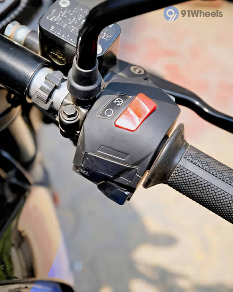 Handlebar & Console Area - 1