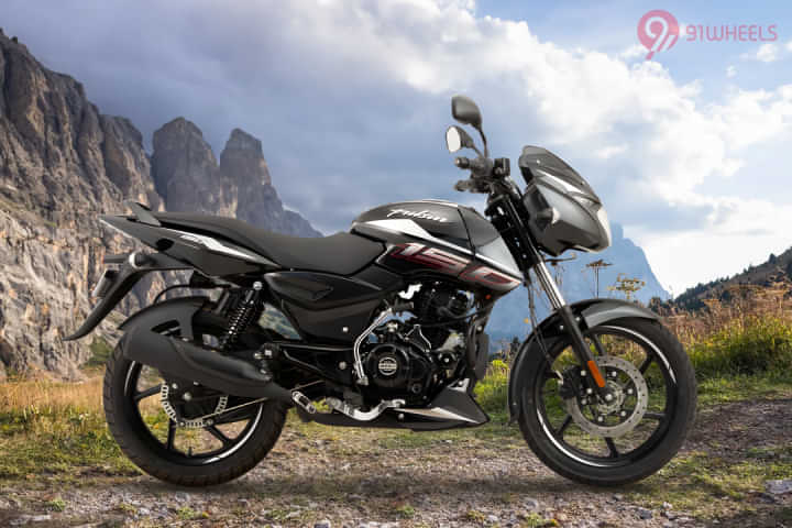 Bajaj Pulsar 150 Right Side View Bajaj Pulsar 150 Right Side View