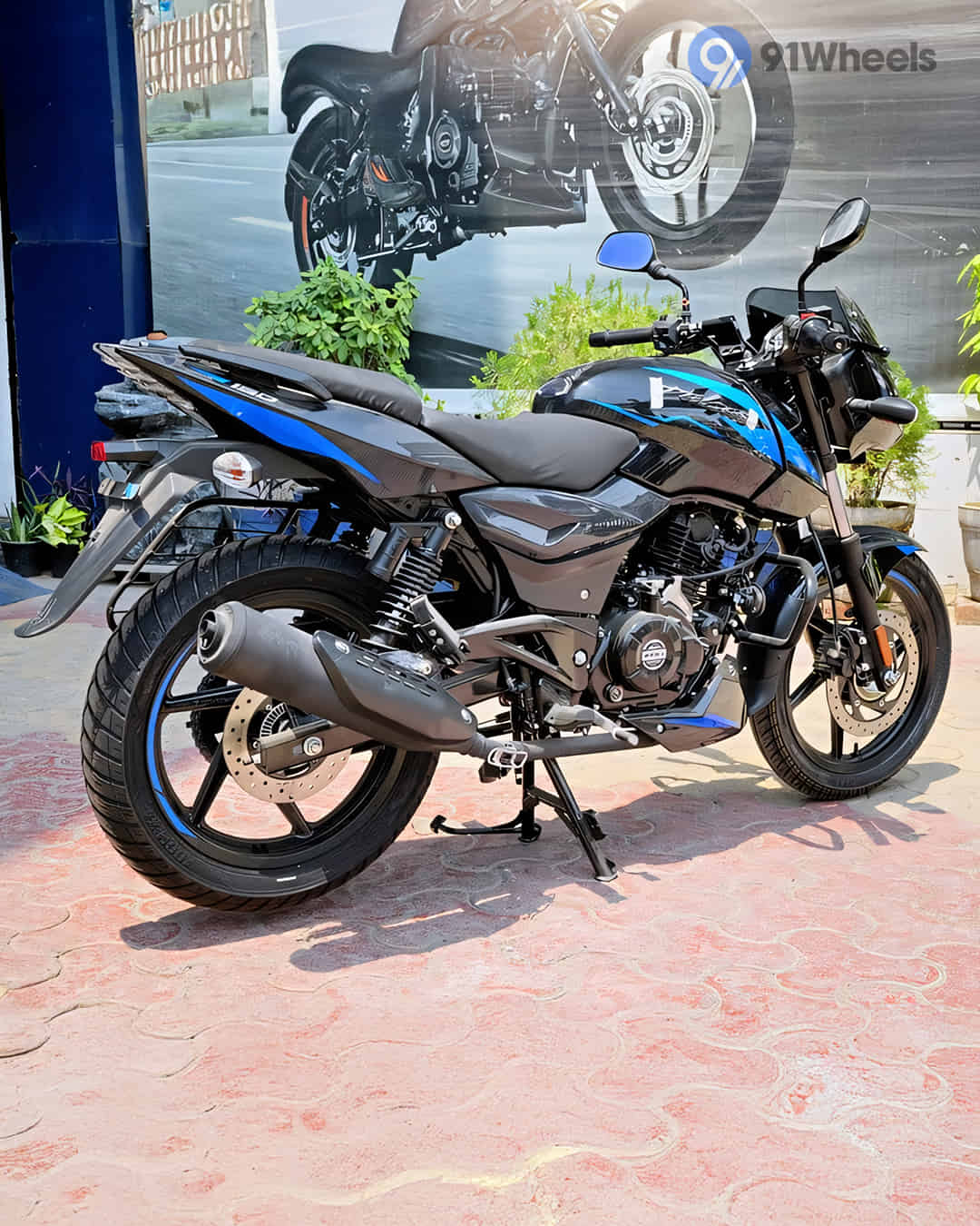 Right Rear Three Quarter