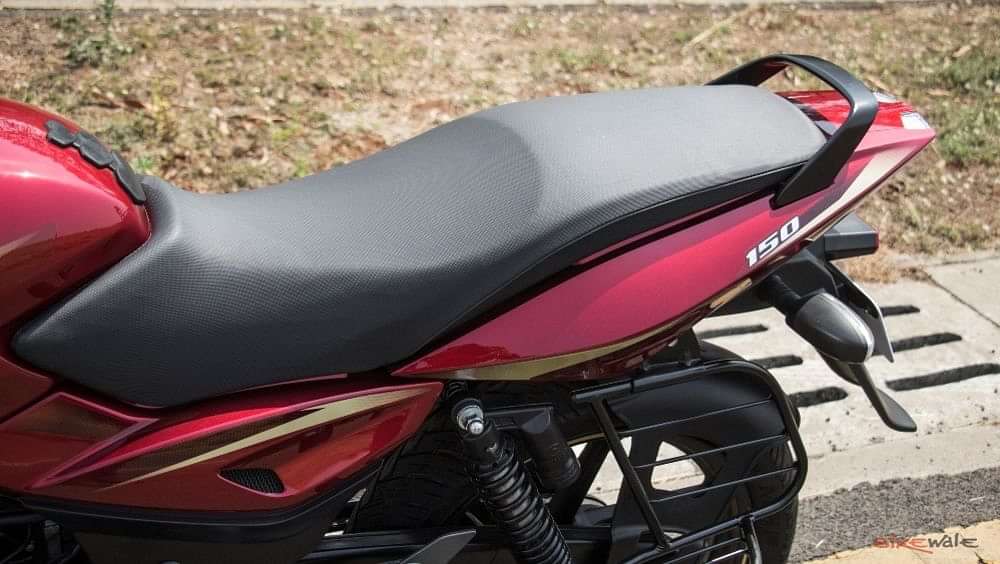 Bajaj Pulsar 150 Neon Seat