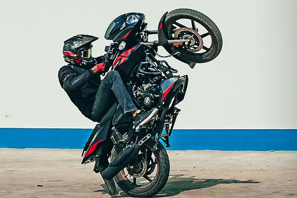 Bajaj pulsar 150 dual 2024 disc on road price