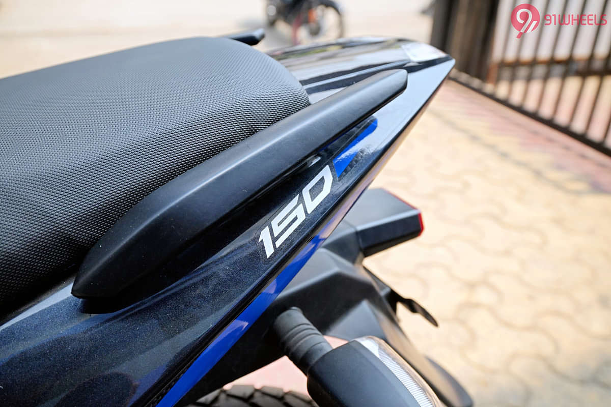 Bajaj Pulsar 150 Twin Disc Grab Rail