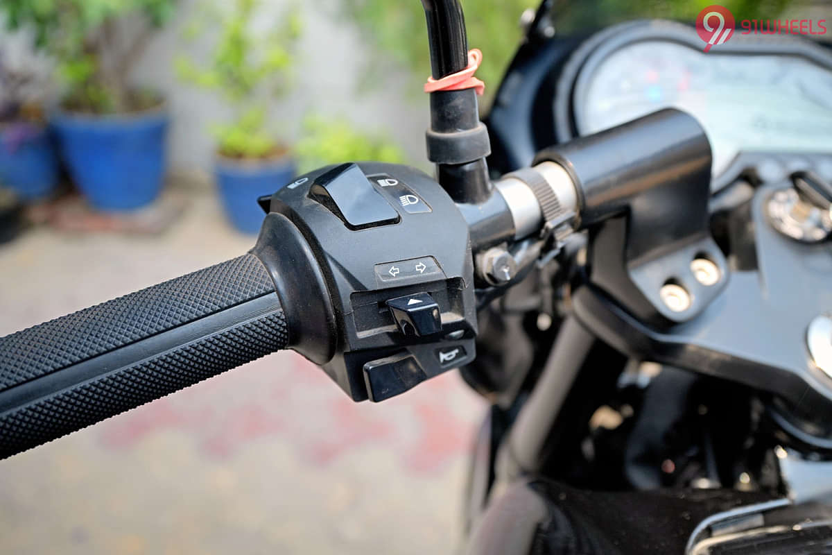 Bajaj Pulsar 150 Twin Disc Left Side Handelbar Grip