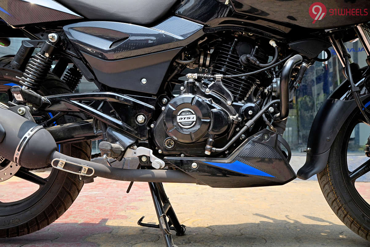 Bajaj Pulsar 220F Engine From Right