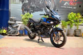 Bajaj Pulsar 220F Right Front Three Quarter Bajaj Pulsar 220F Right Front Three Quarter