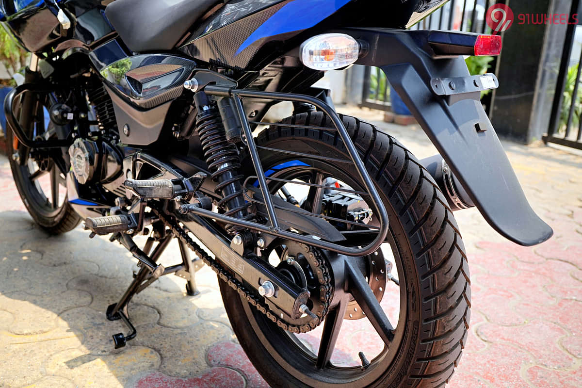 Bajaj Pulsar 220F Saree Guard