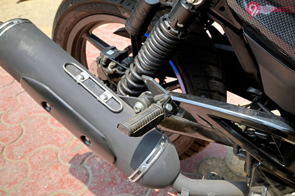 Bajaj Pulsar 220F Pillion Footrest